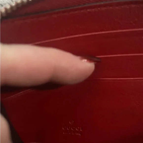 Gucci Red Leather Zip Around Wallet With Gold Charm Authentic ❤️❤️❤️ - Picture 9 of 10